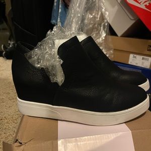 Wedge shoes worn once